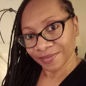 Meet your Posher, Clarissa